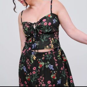 Woven Sweetheart Floral Camo Top